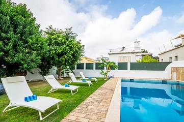 Maison d’hôte pour 2 personnes, avec vue ainsi que piscine et jardin à Faro