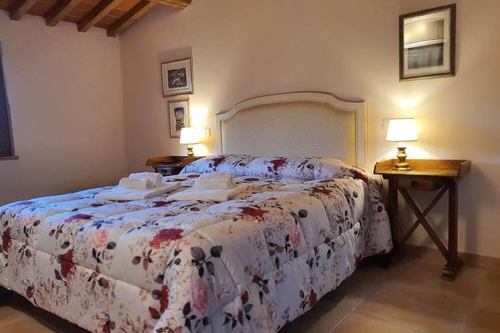 Geheel appartement, Roberta appartement 100 m van de muren in San Gimignano, Provincie Siena