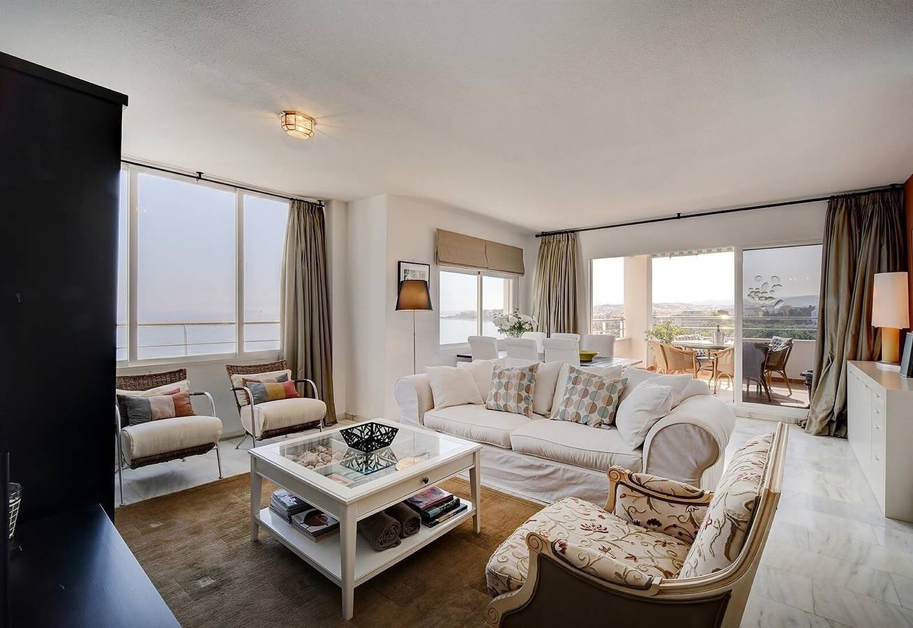 Hel lejlighed, Apartment "Penthouse Boulevard 401" with Pool, Terrace, Air Conditioning & Wi-Fi in Estepona, Costa del Sol