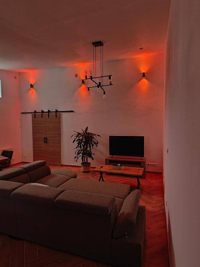 Appartement entier, One-Bedroom House in Oignies, Région de Lens