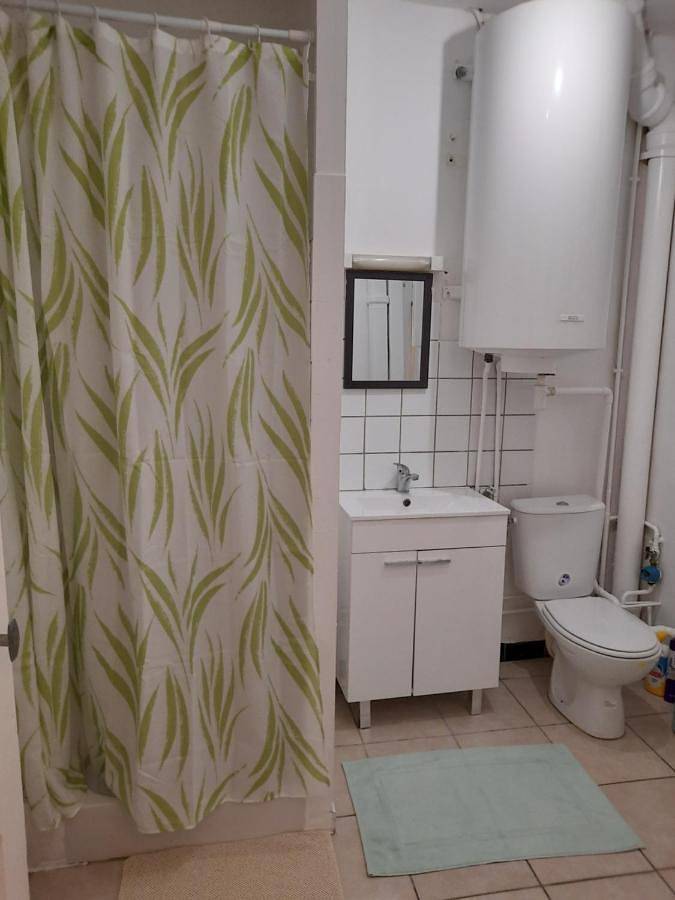 Appartement entier, Aux portes de nancy , studio avec parking gratuit in Frouard, Région de Nancy