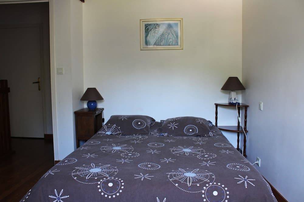 Les Golfeurs, character gîte, with swimming pool, twenty minutes from the seaside in Lamballe, Côtes-d'Armor