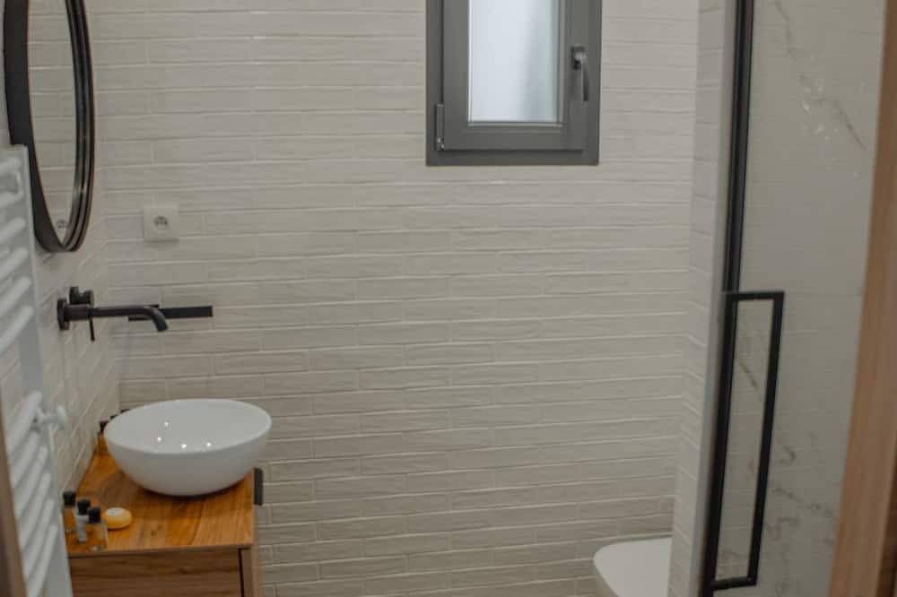 New luxury villa with top-of-the-range fittings, swimming pool & garden in Venzolasca, Región de Corte
