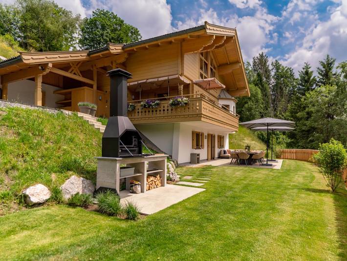 Chalet für 14 Personen, mit Balkon und Terrasse sowie Garten im Salzburger Land