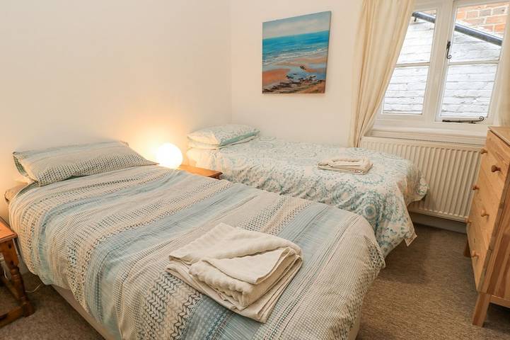 Rojoy, family friendly in Salisbury in Salisbury, Wiltshire