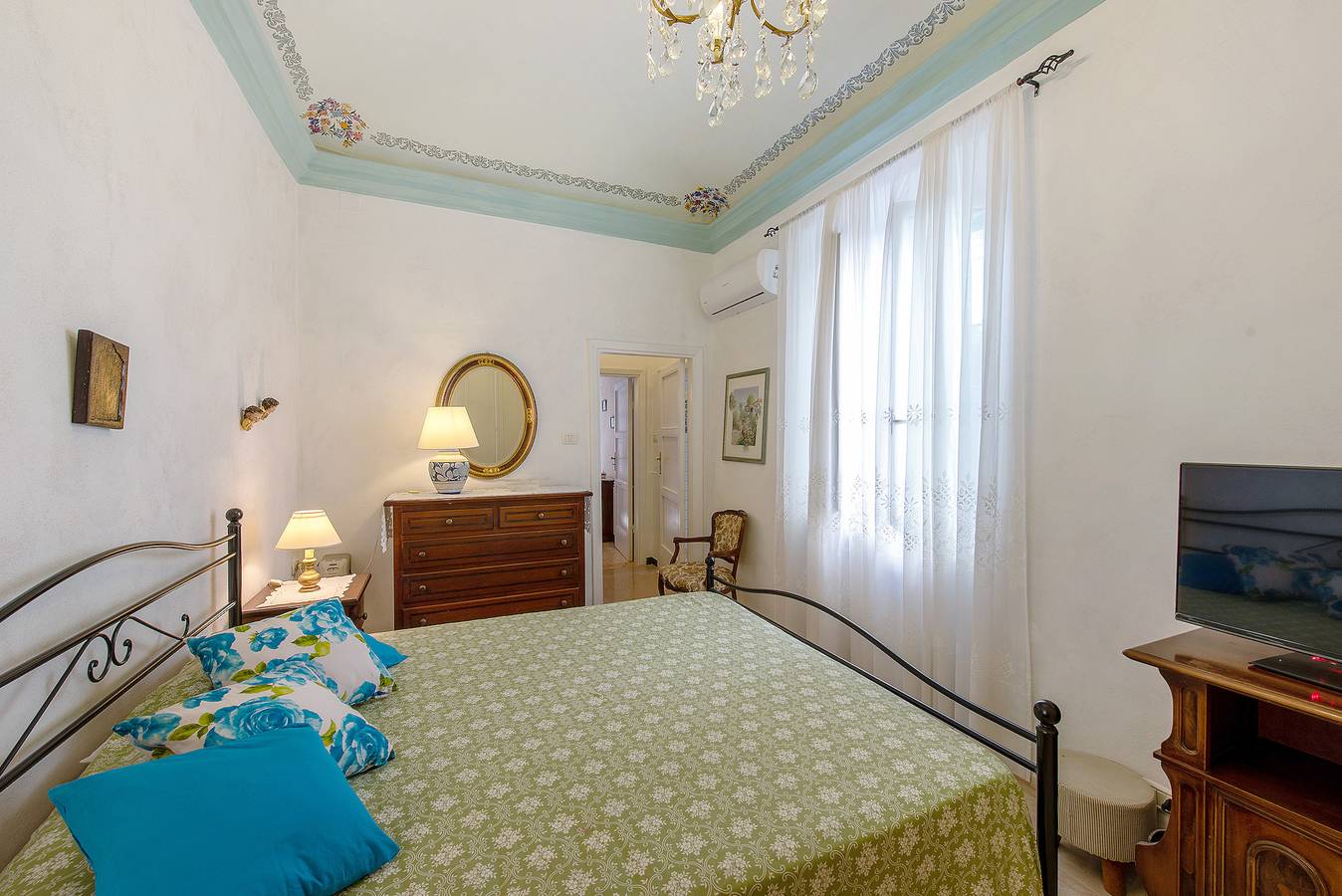Geheel appartement, Appartement 'Sestri Ponente House' met gedeelde tuin, Wi-Fi en airconditioning in Genua (Stad), Genua