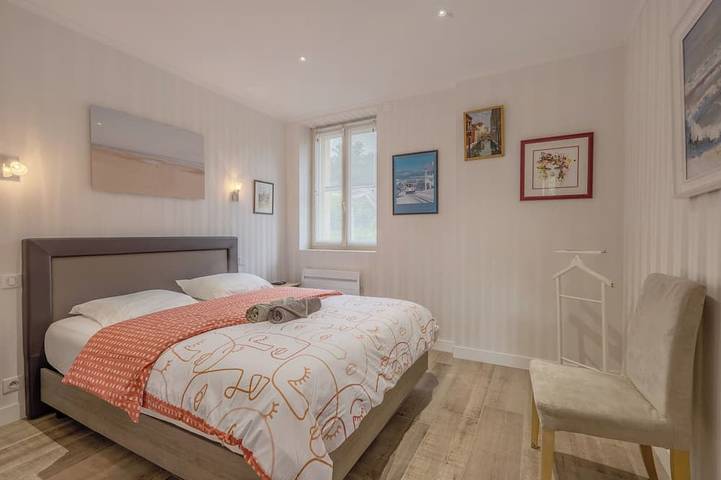 Location de vacances pour 14 personnes, avec jardin à Thorée-les-Pins - 2