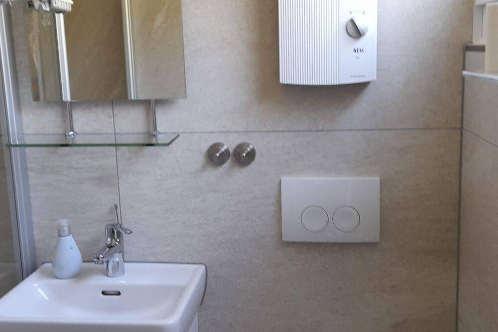 Findling Haus - Ferienhaus, Dusche, Wc, 2 Schlafräume in Leinsweiler, Trifelsland