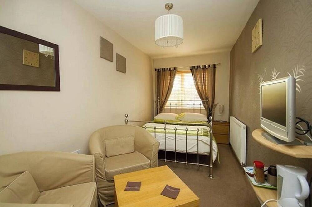 Professional Bed & Breakfast (Übernachtung mit Frühstück) en-suite double rooms in Warwick, Warwickshire