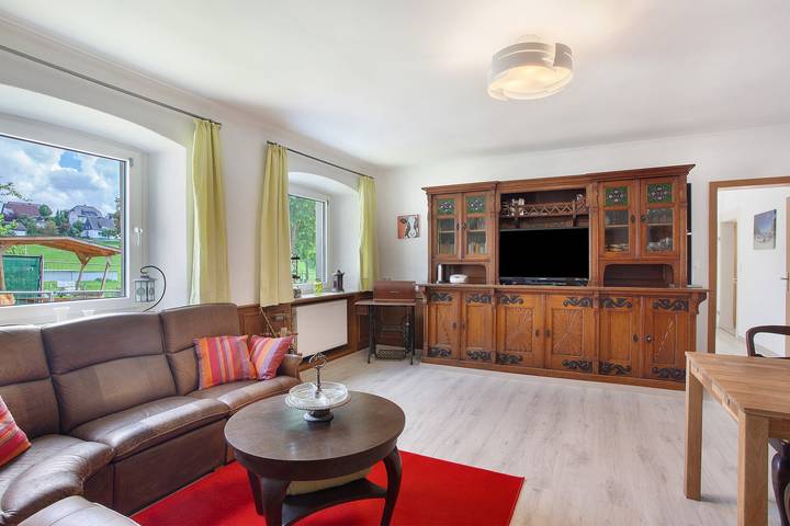 Geheel appartement, Vakantiewoning "Auf Dem Ennerthof" met privéterras, tuin en uitzicht op alpaca's in Arnsberg, Hochsauerlandkreis