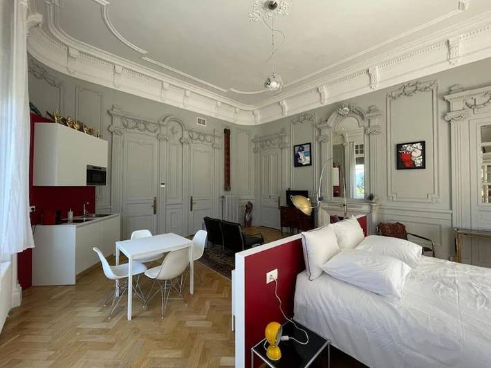 Gîte pour 2 personnes, avec balcon ainsi que jardin et piscine dans Parc du Bois Vidal - 3