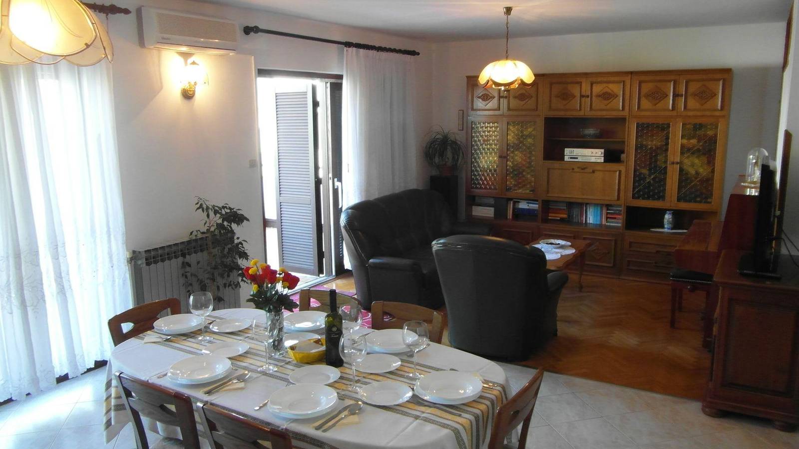 Ganze Ferienwohnung, Wohnung mit großer Terrasse in Medulin, Südküste Istrien