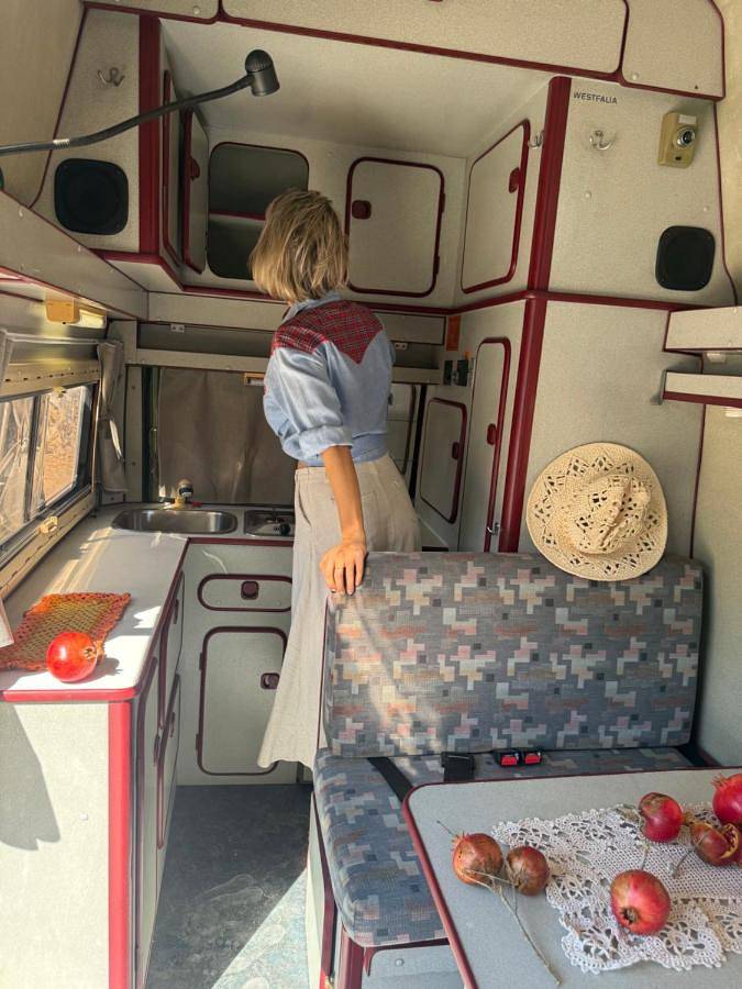 Rent a Blue Classics's campervan Mb100 verde - Algarve - Portugal in Praia da Rocha, Portimão