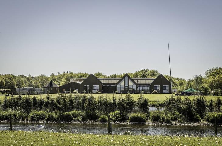 Ferienhaus für 24 Personen, mit Sauna und Terrasse in Dänemark