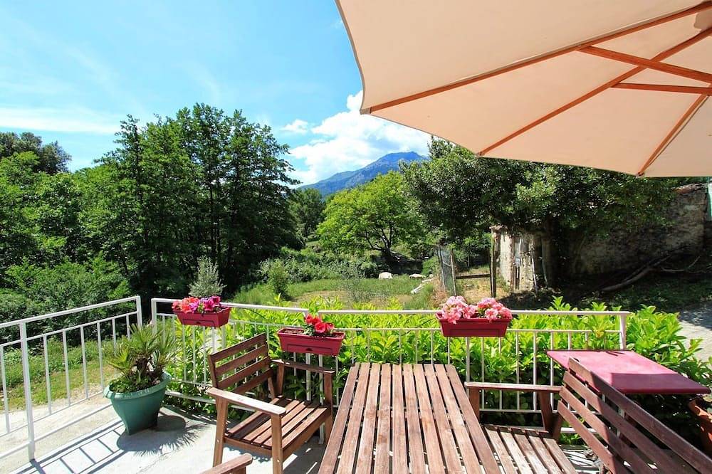 Appartamento intero, Special offer - ground floor - terrace - parking - internet in Corte Francia, Parco naturale regionale della Corsica