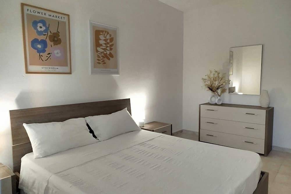 Entire apartment, Apartment on the Asinara Gulf sleeps 2 to 4 in Porto Torres, Sassari Province