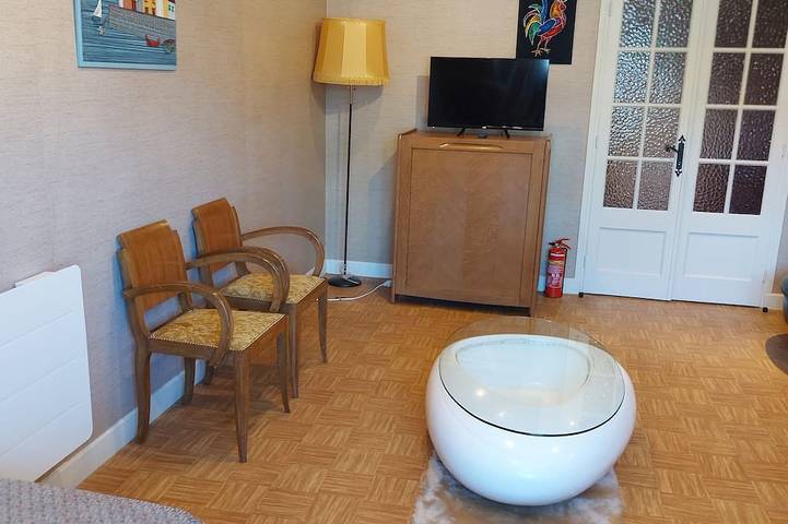 Gîte pour 6 personnes, avec jardin et terrasse à Bugeat - 2