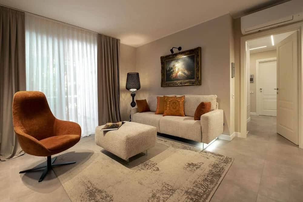 Ganze Wohnung, Doppelzimmer mit eigenem Bad in Terni, Terni Provinz