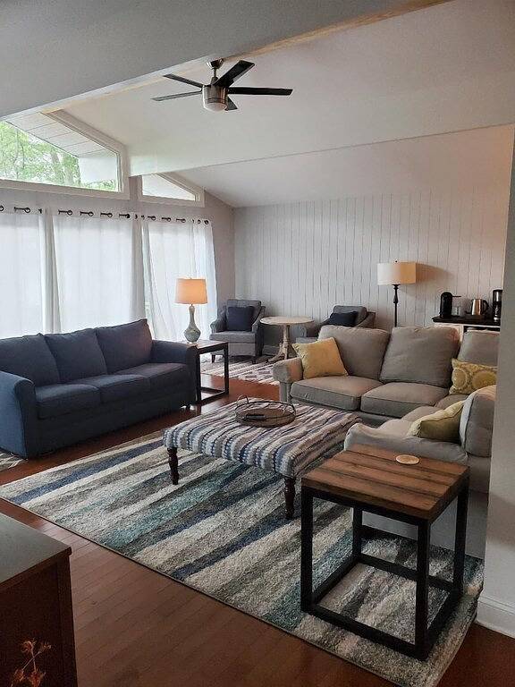 Main Blick auf den See, Strand und Dock am Lake Gaston in Lake Gaston