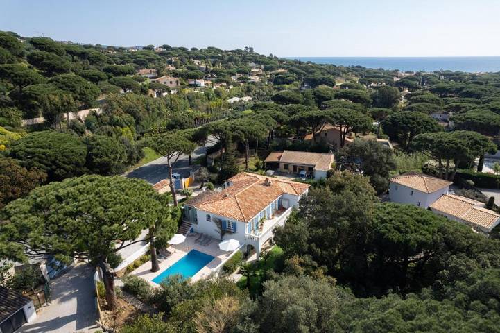 Villa pour 6 personnes, avec piscine ainsi que vue et jardin à Sainte-Maxime - 4