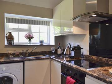 Holiday Home for 4 People in Herstmonceux, High Weald, Photo 4