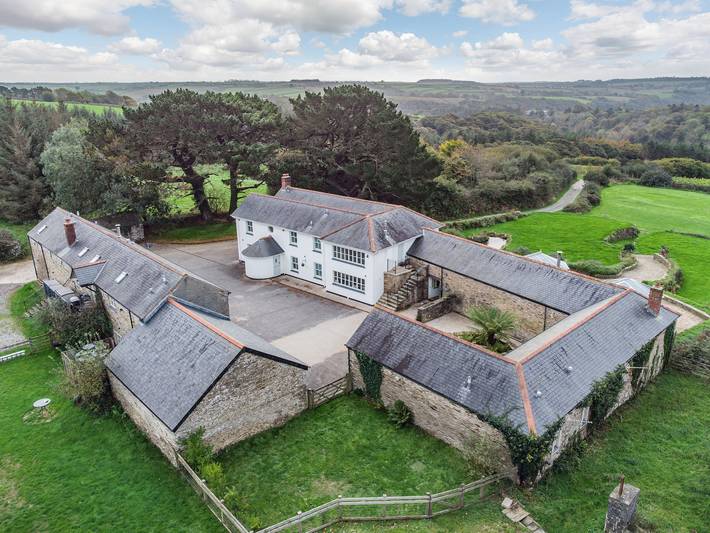 Tregoninny Vineyard and Woodland Farmhouse in Cornwall