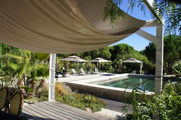 Chambre d’hôte pour 2 personnes, avec Balcon et Terrasse ainsi que Jardin et Piscine à Ramatuelle
