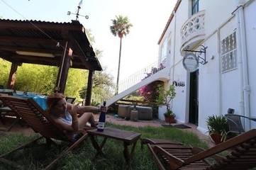 Location de vacances pour 4 personnes, avec vue ainsi que piscine et jardin, animaux acceptés à Sant Feliu de Guíxols