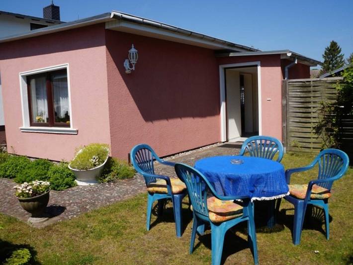 Ferienhaus für 3 Personen, mit Terrasse und Garten in Göhren