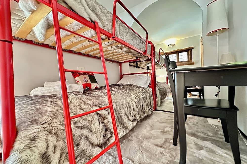 Ganze Wohnung, Luxury 4beds ski-in&out steps from center in Cervinia, Valtournenche