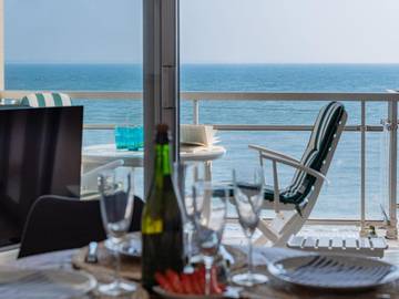 Gîte pour 4 personnes, avec terrasse dans Plage du Port d'Orange
