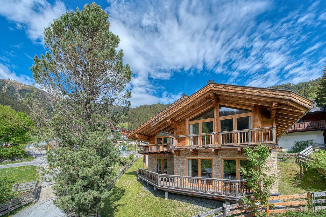 Superior Chalet - 50m to Skilift in Zell am See (Ciudad), Zell am See