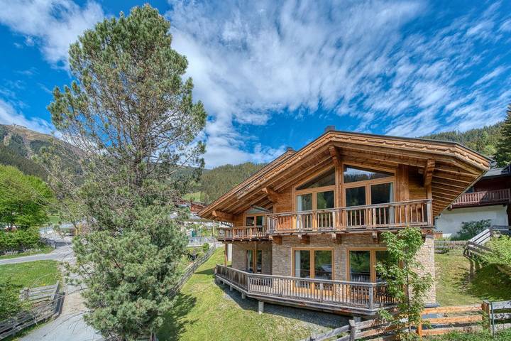 Location de vacances pour 12 personnes, avec jacuzzi ainsi que jardin et sauna à Zell am See - 2