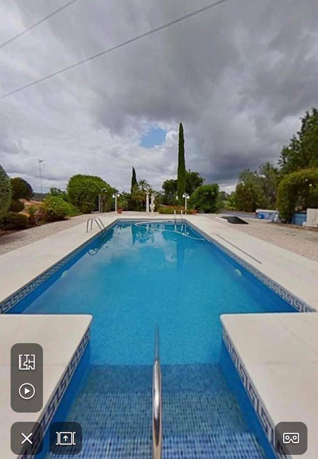 Casa rural para 14 personas, con vistas al lago y piscina además de jardín y vistas en Las Pajanosas