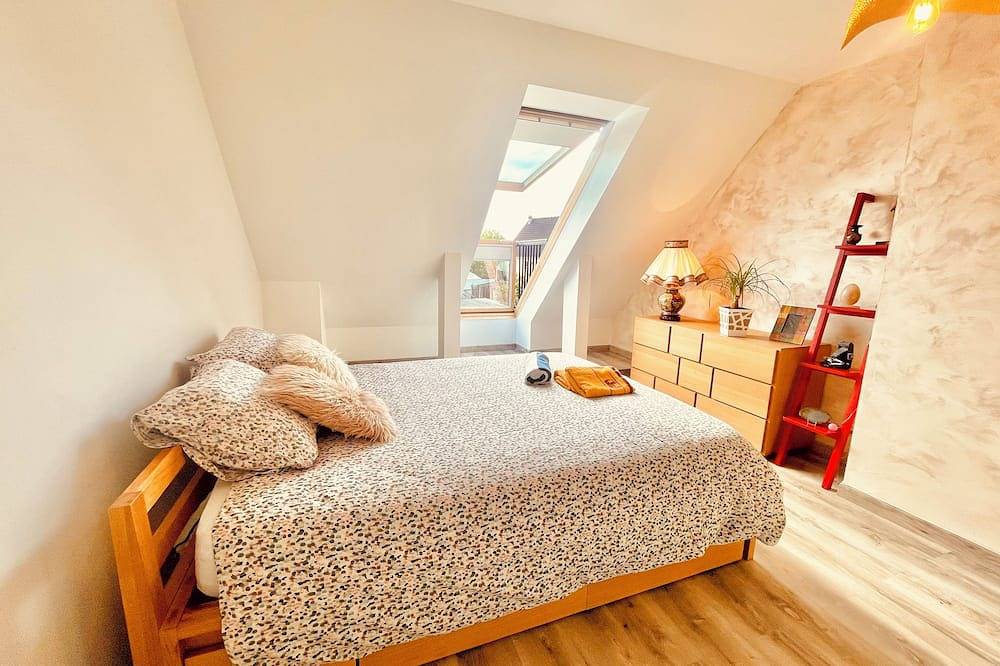 2-bedroom house in enchanting Le Blanc-Mesnil with Ac, Wifi, fitness room in Le Blanc-Mesnil, Seine-Saint-Denis
