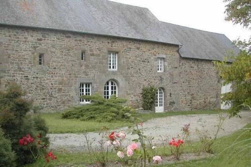 Beauvoir mansión a 8 km del Mont Saint Michel. in Roz-sur-Couesnon, Bahía del Monte Saint-Michel