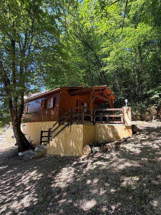Gîte pour 5 personnes, avec piscine et jardin, animaux acceptés à Calviac-en-Périgord