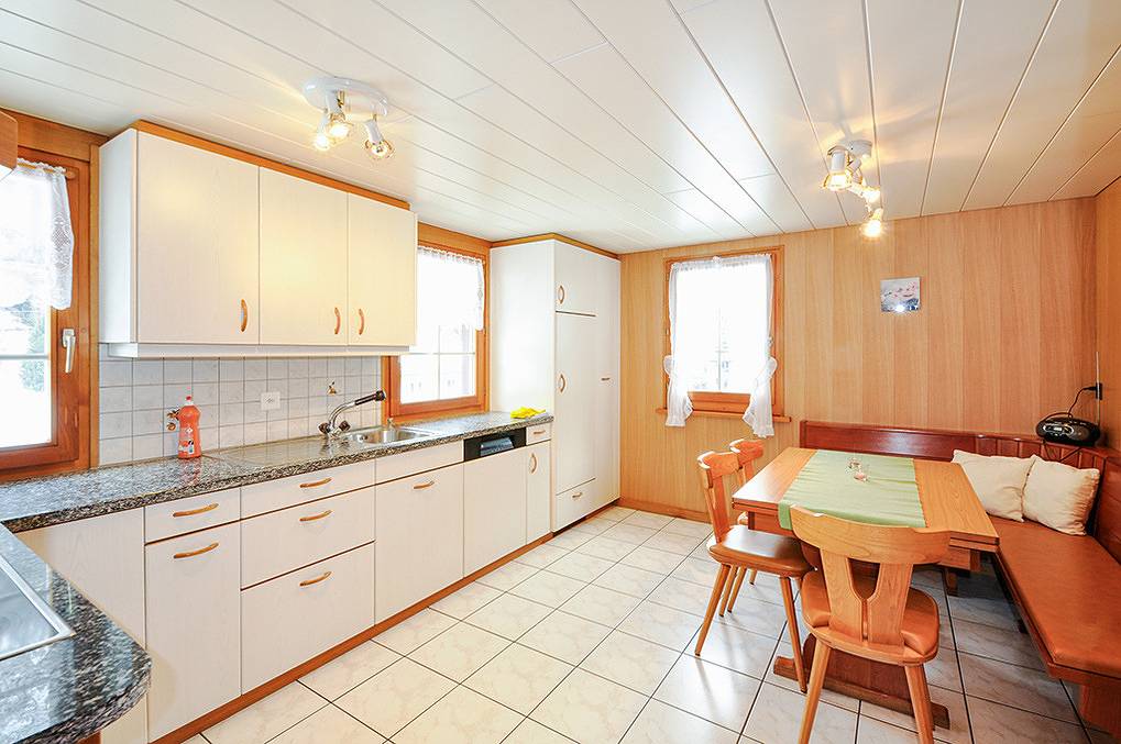 Geheel vakantieappartement, Vakantieappartement voor 6 personen met balkon in Saas-Grund, Walliser Alpen