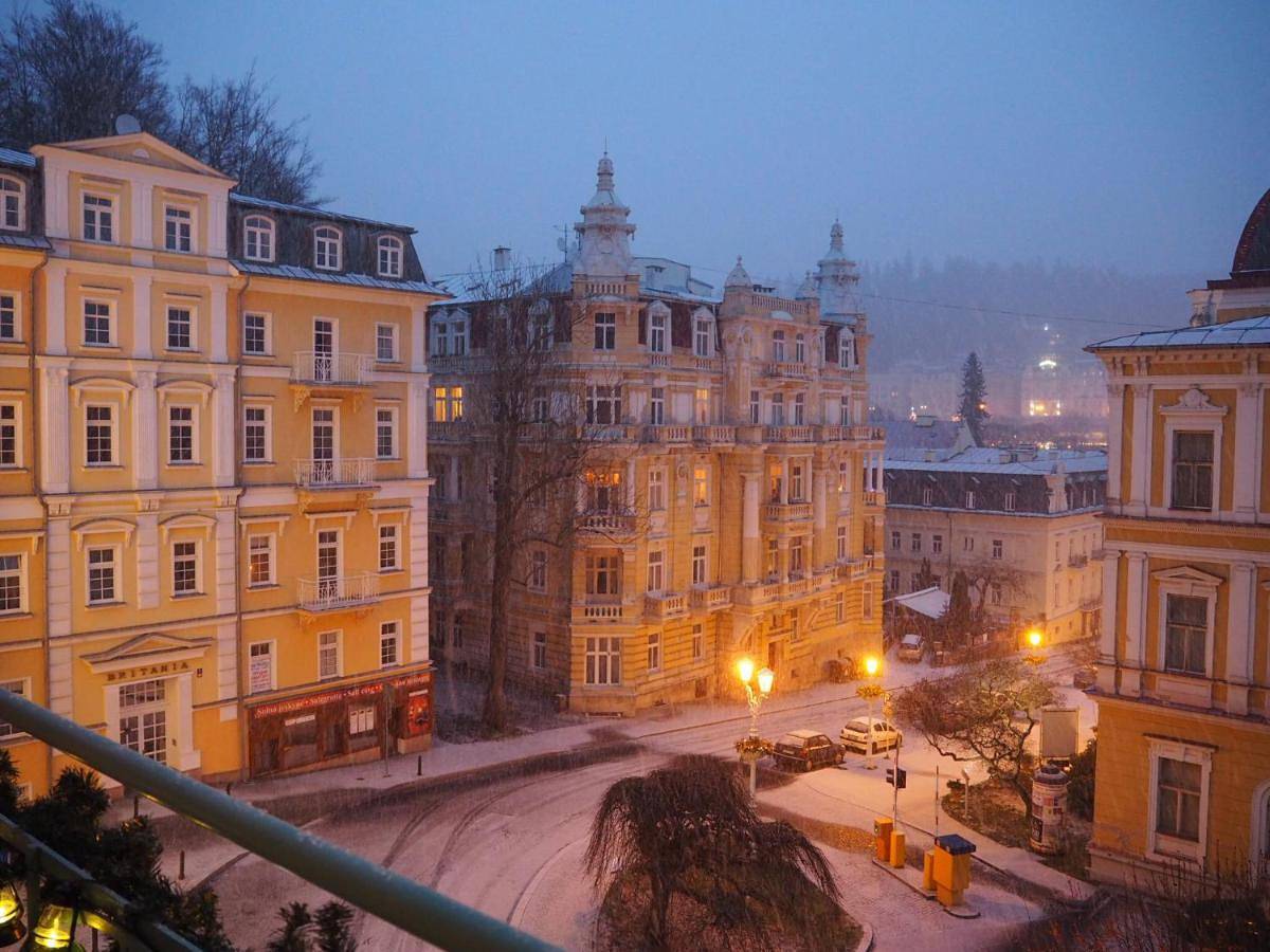 Ganze Wohnung, Balconies above colonnade in Marienbad, Karlsbad und Umgebung