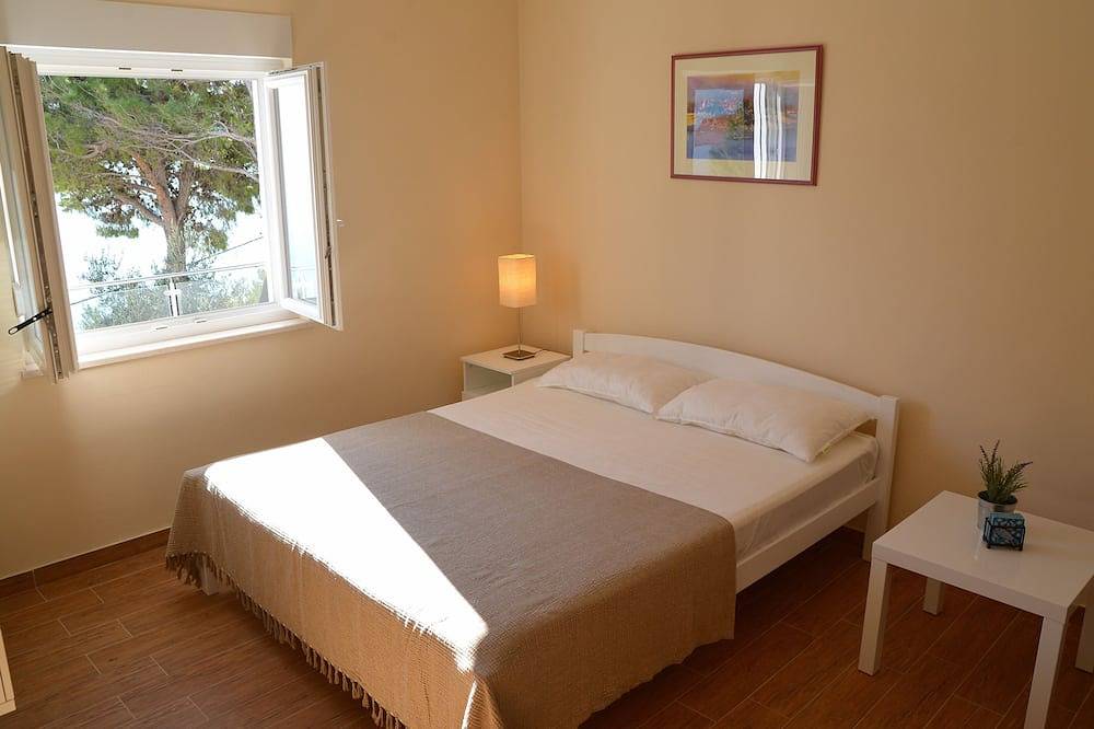 Private Oase mit Pool, Meerblick & 2 Stränden in der Nähe, für bis zu 6 Personen in Marusici, Split-Dalmatien