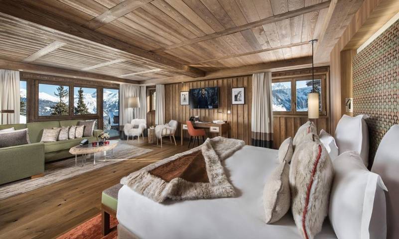 Hôtel pour 3 personnes, avec sauna et balcon ainsi que jacuzzi et piscine, adapté aux familles