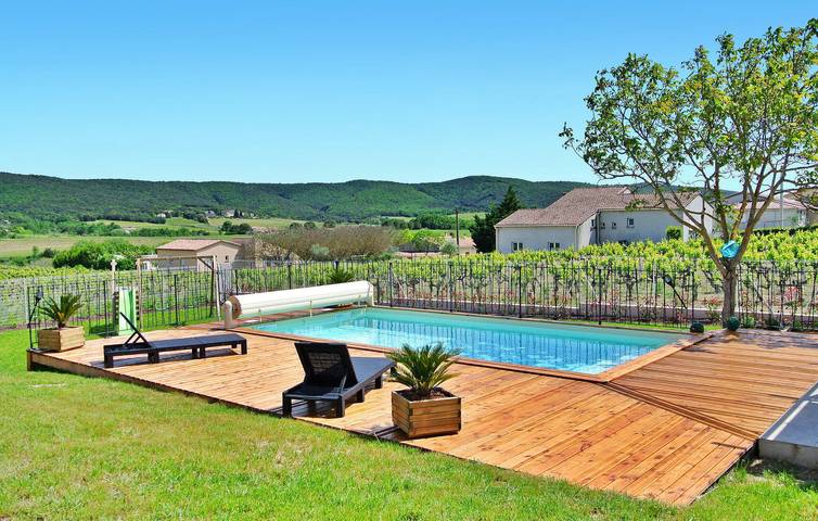 Location de vacances pour 8 personnes, avec piscine et terrasse à Lagorce - 2