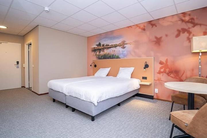 Hotel für 3 Personen, mit Pool