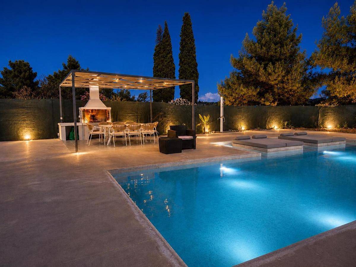 Paloma Mansion- Villa with Private Pool Embraced by Nature By Villa Mana Gers in Βανάτο, Ζάκυνθο