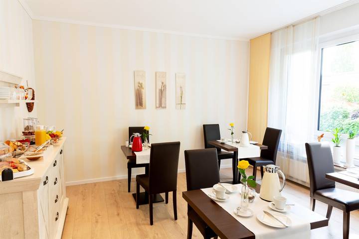 Pension für 2 Personen, mit Balkon und Terrasse sowie Garten und Ausblick in Bad Driburg - 2