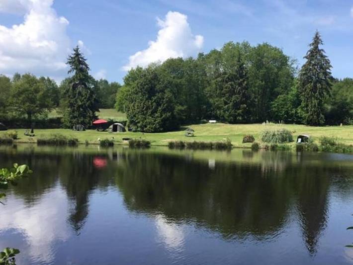 Maison de vacances pour 6 personnes, avec Terrasse et Jardin ainsi que Bassin pour enfant et Piscine à Saint-Junien