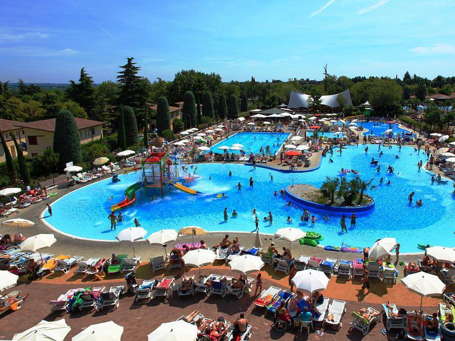 Camping Bella Italia - Bungalow 6 personas - 2 Dormitorios | 6 Personas | Terraza | 1 Baño | Aire Acondicionado | Tv in Peschiera del Garda, Montañas Garda