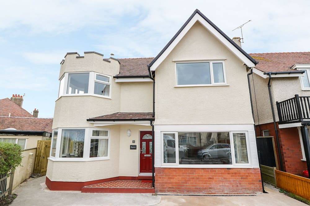 Cottage for 6 People in Rhos on Sea, Conwy region