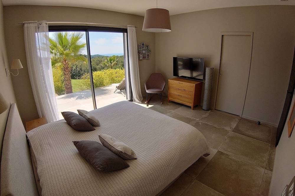 Villa Canailles, sea view, pool and jacuzzi, Cassis in Cassis, Nationalpark Calanques