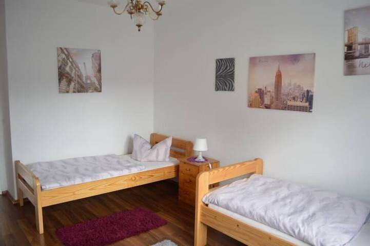 Ferienwohnung für 8 Personen, mit Balkon in Rödental